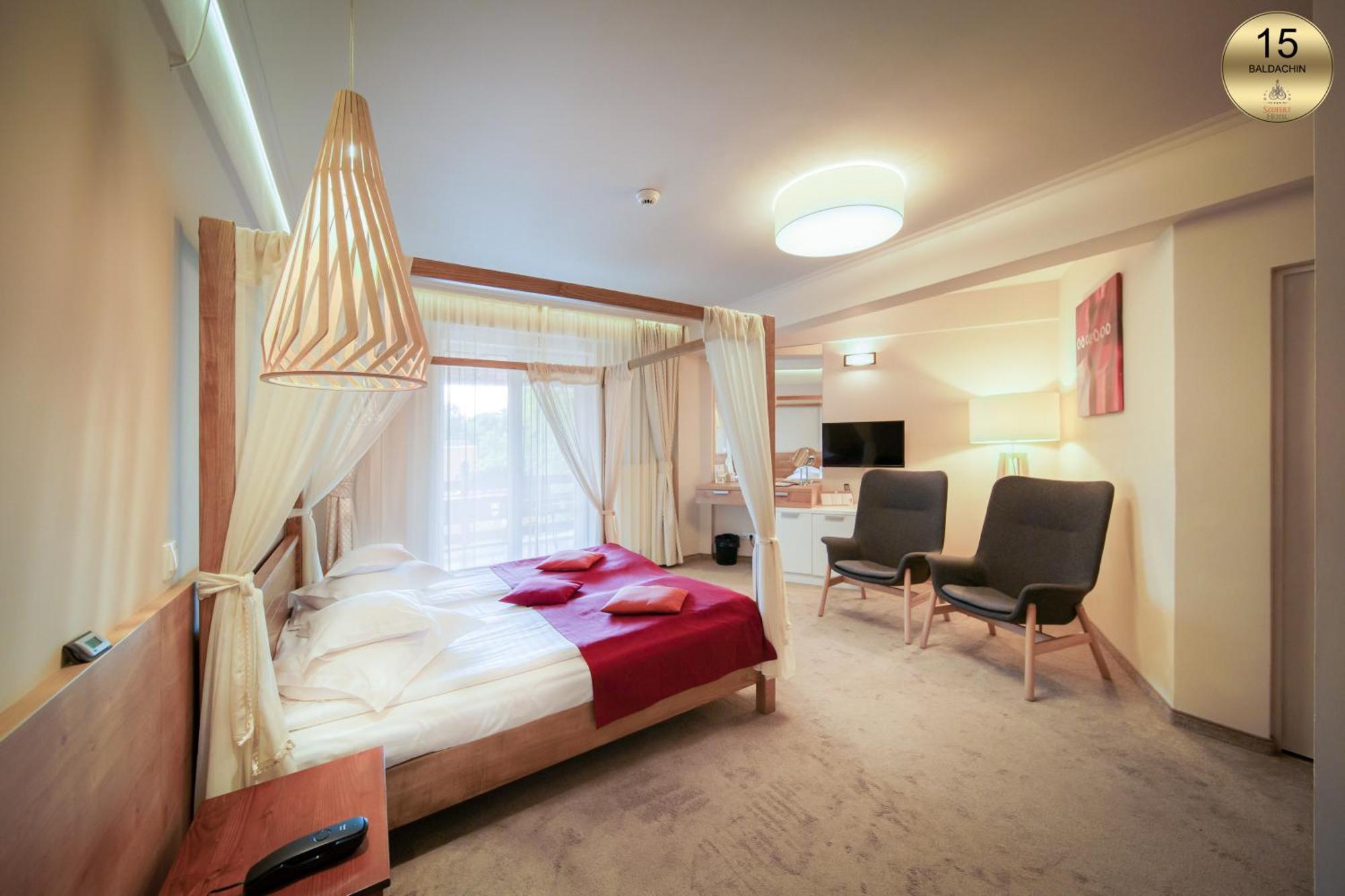 Hotel Szeifert โซวาตา ภายนอก รูปภาพ