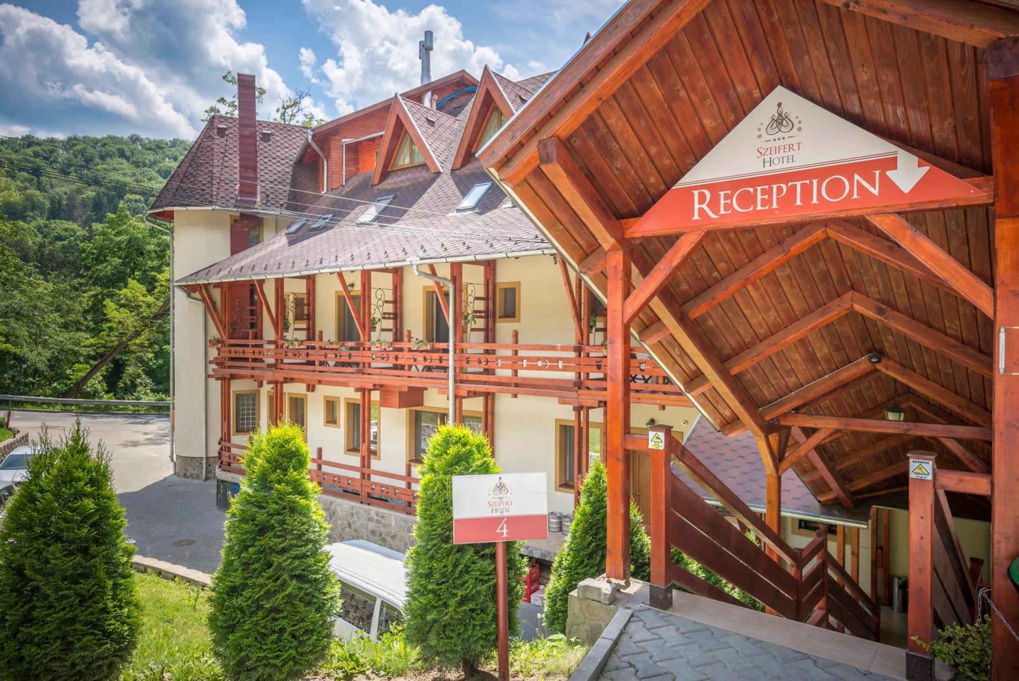 Hotel Szeifert โซวาตา ภายนอก รูปภาพ
