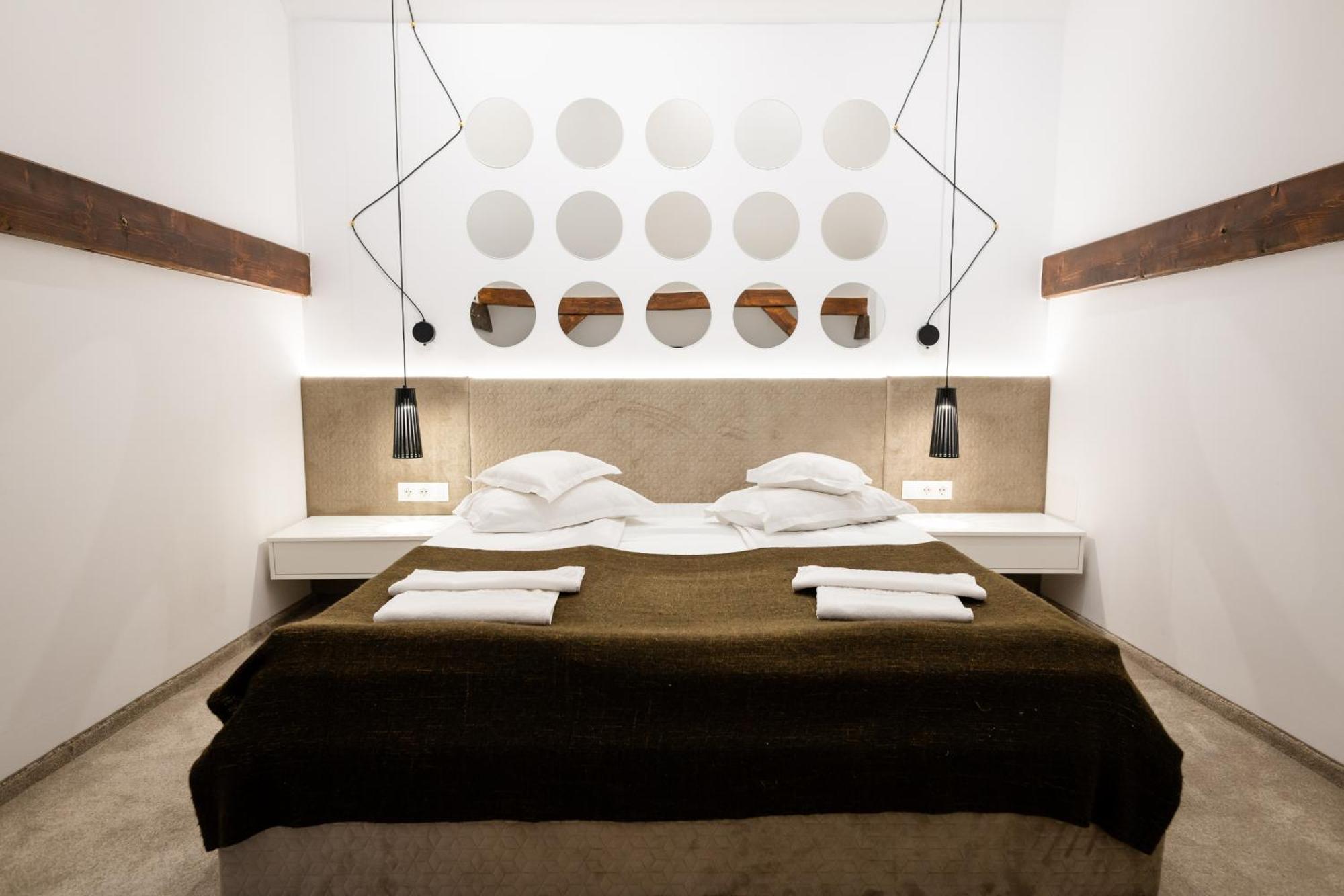 Hotel Szeifert โซวาตา ภายนอก รูปภาพ