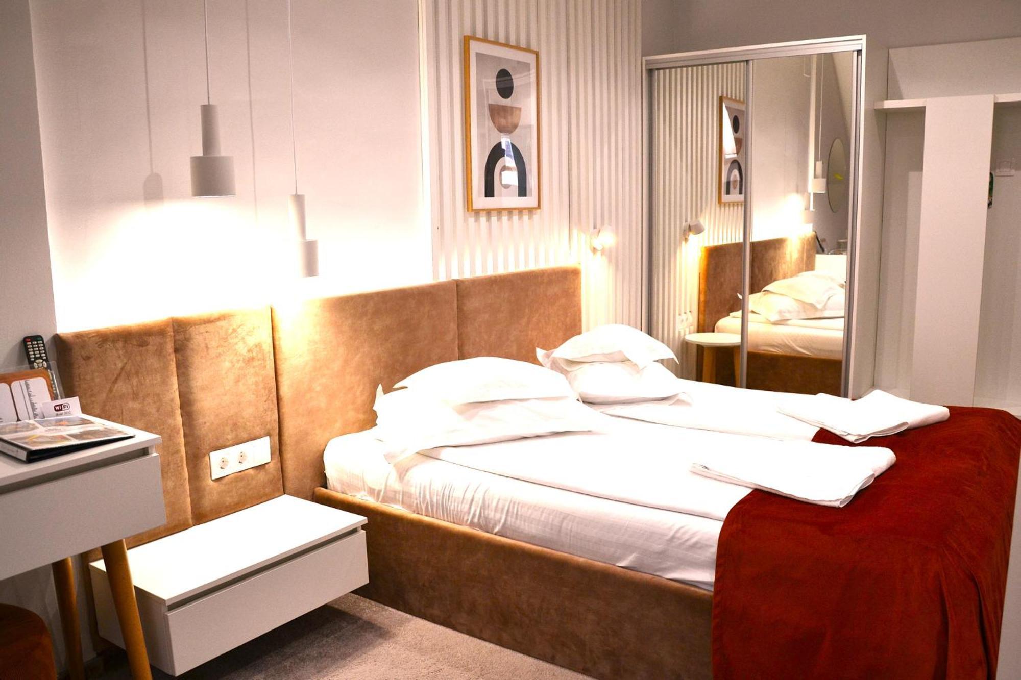 Hotel Szeifert โซวาตา ภายนอก รูปภาพ